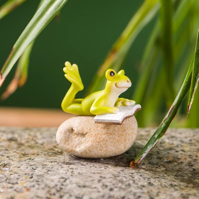 Garden Decor Frog Outdoor Statue Figurines Funny Cute Animal Sculptures Porch Outside Decorations for Yard Lawn Patio Ornaments (E)