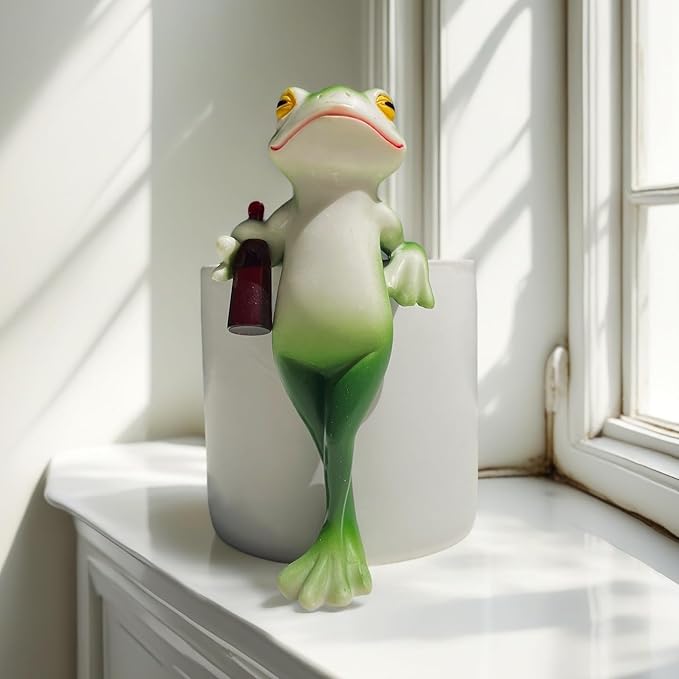 Funny Drinking Frog Statue Flower Pot Hugger Resin Hanging Frog Figurine Planter Pot Decorations for Home Garden Fence Balcony Patio Lawn Yard Ornaments (Holding Wine Bottle)