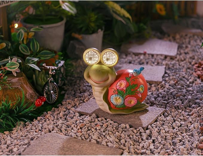 Snail Garden Statue Light Solar Light Figurine Outdoor Decor Fairy Garden Decorations Outside Art for Yard, Gardens Patio, Lawn Décor Unique Gift for Women (Snail)