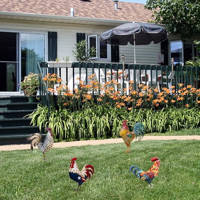 Rooster Garden Statue,12 in 2D Graphic Design Metal Rooster Decor Garden Statue with Stakes,Standing Small Metal Chicken Yard Decor Figurines,Patio Backyard Lawn Home Chicken Sculpture(Not 3D)