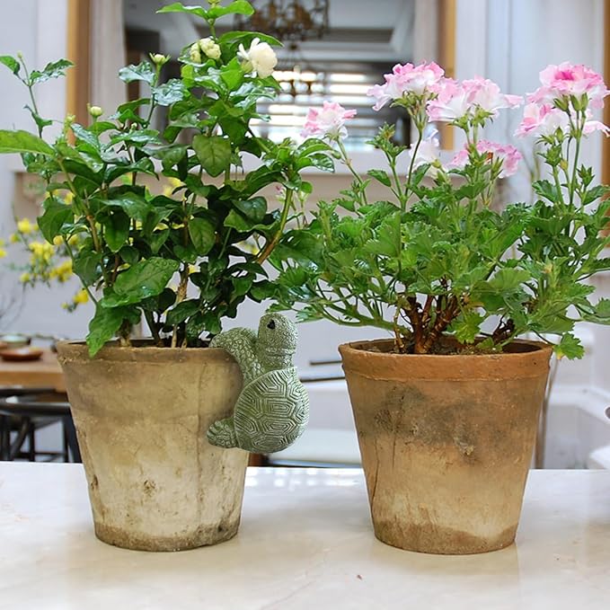 Cute Climbing Tortoise Flower Pot Hugger Figurines Resin Hanging Turtle Statue Planter Pot Decorations for Home Garden Fence Balcony Patio Lawn Yard Ornaments