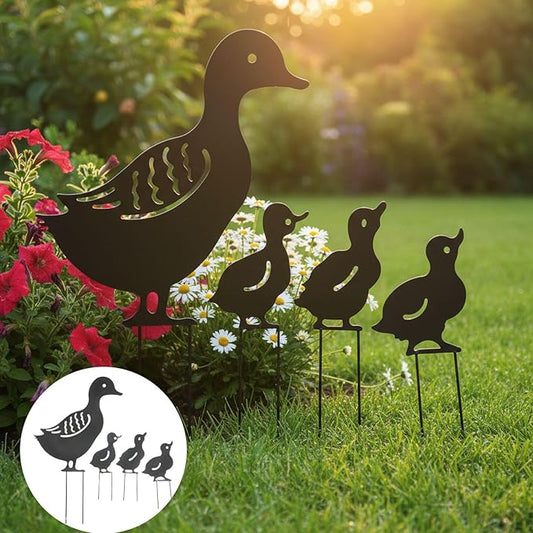 Iron Garden Ornament Wrought Metal Family Decor for Outdoor Lawn and Backyard Landscaping