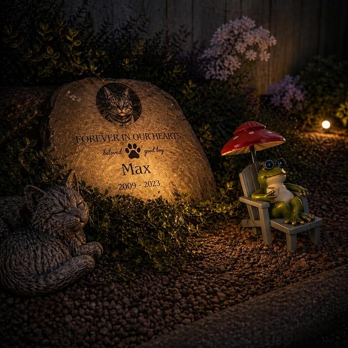 Magicnight Little Frog Garden Statue with mini Patio Mushroom Solar Lights Outdoor Figurines Halloween Home Decor Fairy Garden Accessories Small Lawn Ornaments 4.5"x4.5"x2.6"