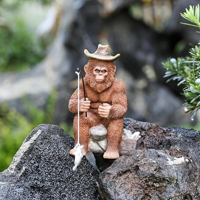 Bigfoot Statue - Bigfoot Fishing Resin Figures 7.2 Inches, Sasquatch Gifts. Bigfoot Decoration is Suitable for Outdoor and Indoor Decor. Garden Bigfoot Decor Father's Day