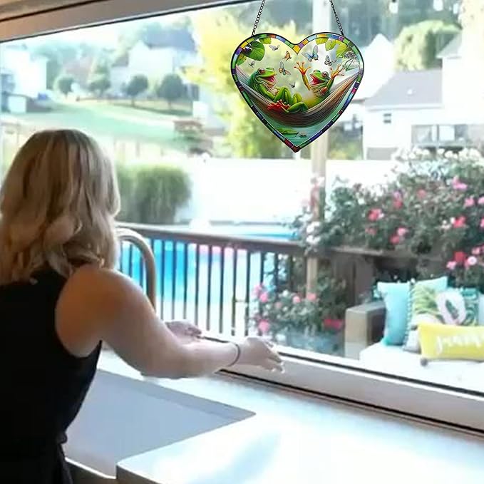 Stained Glass Window Hanging, Frogs on a Swing Sun Catcher for Indoor Outdoor Decor, Funny Frogs Theme Heart Shape Ornament Birthday Gift for Women, Men