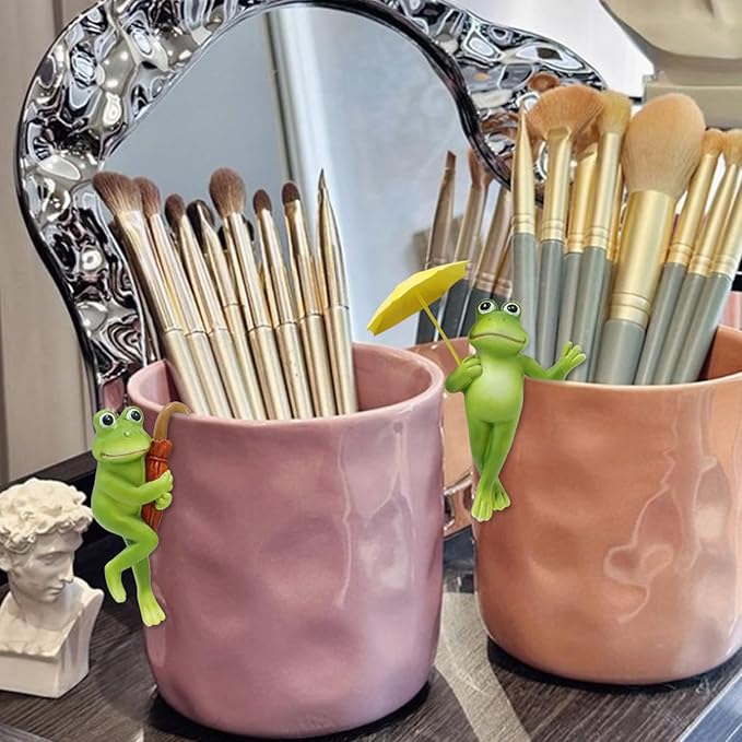 2 Pack Flower Pot Edge Hanging Frog Plant Pot Decorations Small Frog Figurine Holding Umbrella Resin Frogs Creative Ornaments for Home, Yard, Flower Pots