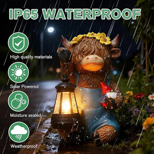 Solar Highland Cow Gnomes Garden Decorative Statue - Resin Solar Lights Cows Figurine Yard Outdoor Decor with Detachable Lantern, Animal Figurines Balcony Ornaments, for Women/Mom