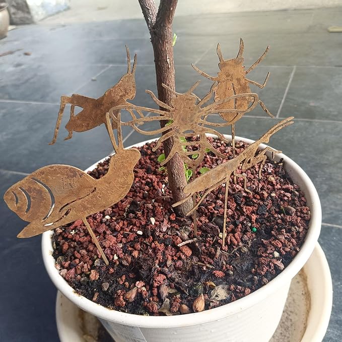 Vintage Styles Iron Garden Art Decorations Rusted Animal Sculptures Durability Crafted Ornaments Recycled Outdoor Garden Statues