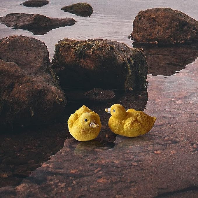 Cute Statues Garden Mini Yellow Duck Figurine Vivid Miniature Fairy Figurines Resin Backyard Decor(B)