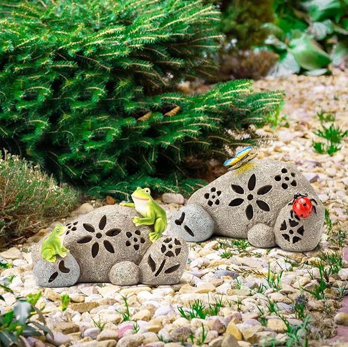 Solar Frogs Garden Statues Frog on Stone Figurine with LED Lights Outdoor Porch Patio Lawn Yard Art Home Decoration Christmas Birthday Housewarming Gifts for Mom Women