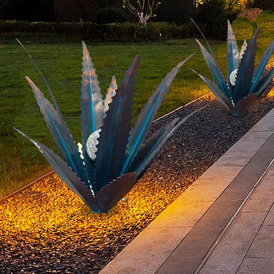 2 PCS Metal Agave Sculpture Decoration, Vintage Country Hand-Painted Sculpture DIY Metal Agave Plant, Home Garden Courtyard Lawn Outdoor Decoration (Serrated Blue)