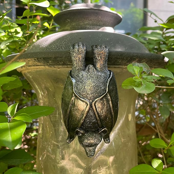 Helloween Bat Statue Garden Decor Plant Pot Hugger Resin Flower Pot and Vase Hugger Planter Pot Hanger Hanging Bat Figurines Lawn Sculptures Outdoor Ornaments Home Office Decoration