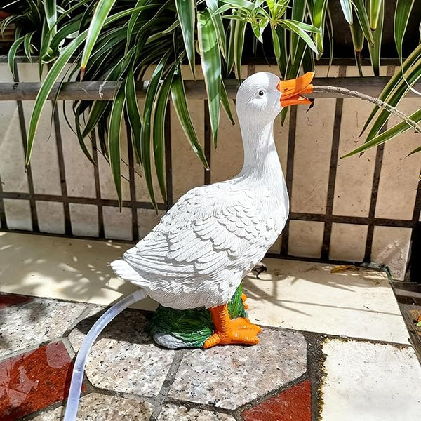 Pond spitters for Small Ponds, Garden Pond Water Feature, Resin Material, Garden Decor for Koi Pond, for Garden, Koi Pond, Patio, or Rockery Landscape Decor White 23 * 13 * 32cm