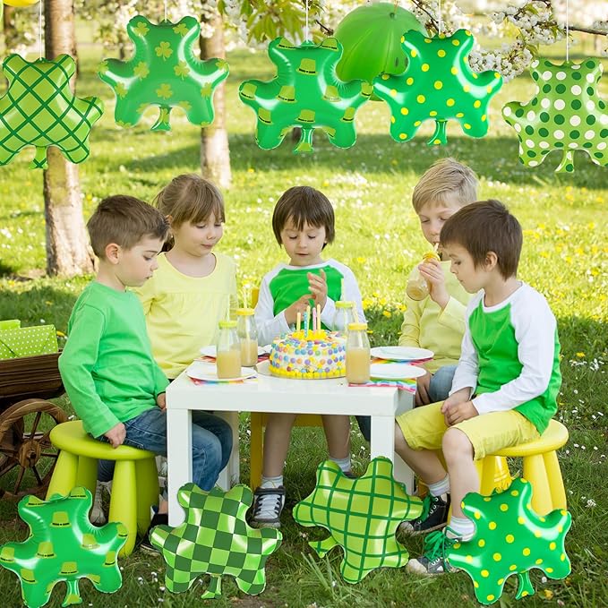 Wiooffen 12Pcs St. Patrick's Day Inflatables Large Shamrock Blow Up Balloons Lucky Clover Hanging Ornaments PVC Inflatable Ball Yard Lawn Decorations for St. Patrick's Party Outdoor Indoor Decor