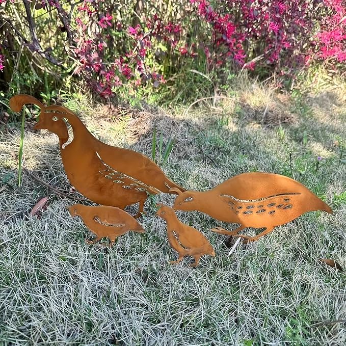 4pcs Rusty Iron Quail Family Garden Craft Set - Metal Quail Parent & Chicks Sculptures, Outdoor Decoration for Spring Garden Landscape, Lawn & Flower Beds - Metal Quail Family Art