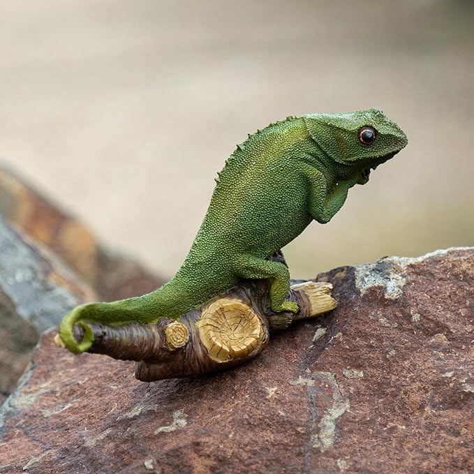 Garden Lizard Statue - Large Garden Statues & Figurines, Big Foot Yard Decor, Outdoor Statue for Patio, Lawn, Yard