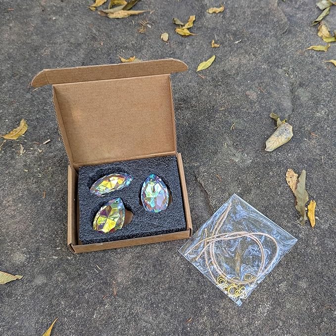Crystals Prism suncatcher DIY, 3 pcs eyeshaped Iridescent Windows Prism suncatchers pendatnt, Ideal for Indoors Gardens&patios