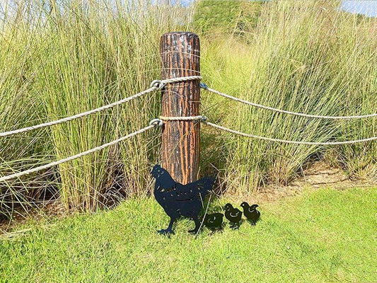 4 Pack Chicken Garden Decorative Stake Metal Chicken Statues Hen and Chicks Silhouette for Yard Outdoor Lawn Patios Garden Decoration