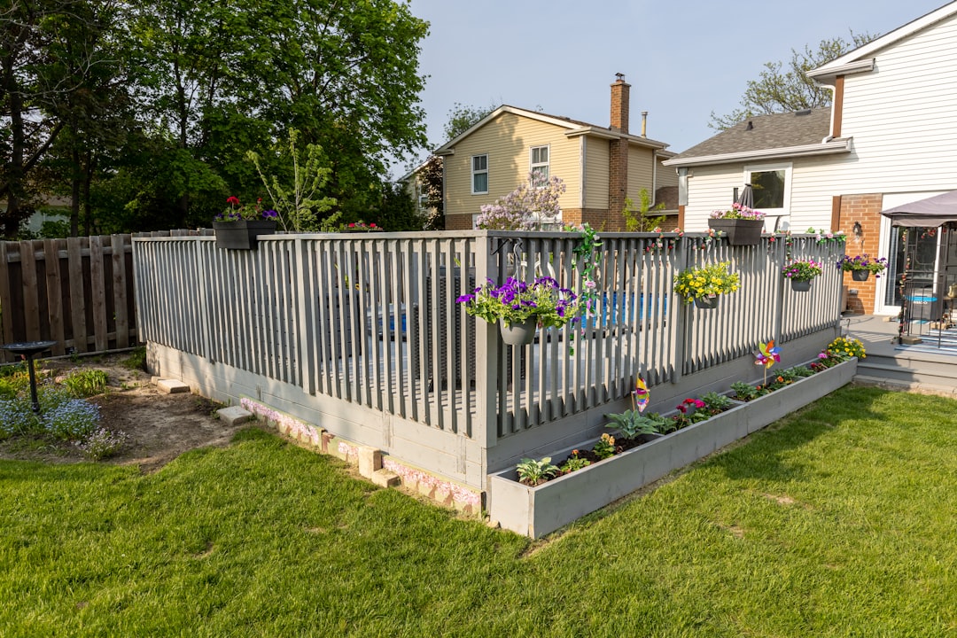Transform Your Backyard with DIY Outdoor Planter Boxes: Stunning Design Ideas