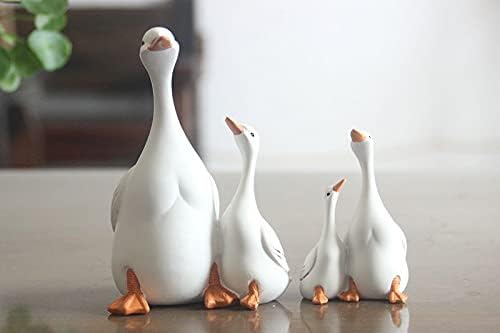 ZEshops Lifelike Mother Duck and Ducklings Resin Statue for Patio Yard Decoration - Durable and Hand-Drawn Sculpture (Large Size (15cm x 10cm))