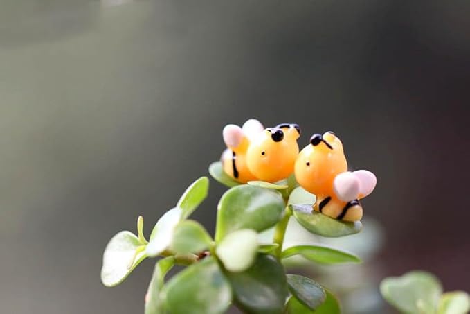 50PCS Micro Landscape Bee Mini Resin Bee Figurines Miniature Bees for DIY Fairy Garden Miniature Moss Landscape