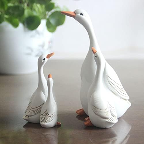 ZEshops Lifelike Mother Duck and Ducklings Resin Statue for Patio Yard Decoration - Durable and Hand-Drawn Sculpture (Small Size (10cm x 6cm))