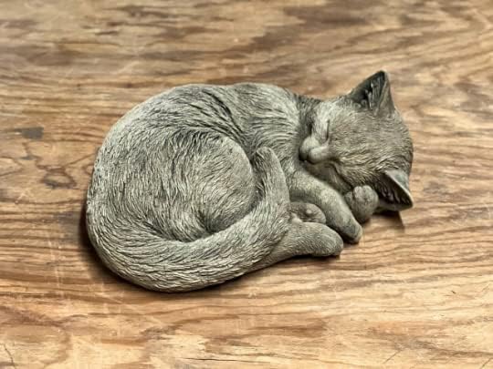 Laying Kitty Resting Cat Statue Pet Memorial Sleeping Cat Stone Cat Garden Ornament Backyard Decor