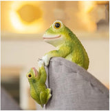 Primst 2PCS Hanging Cute Animal Statues Outdoor Garden Fence Decor, Resin Frog Sculpture for Patio, Lawn, Yard Art Decoration, Figurine Ornament Gift (Frog)