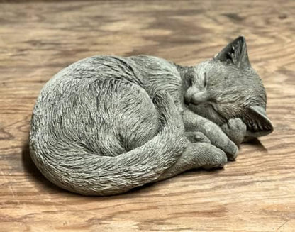 Laying Kitty Resting Cat Statue Pet Memorial Sleeping Cat Stone Cat Garden Ornament Backyard Decor
