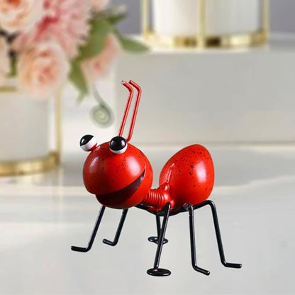 Garden Sculpture Metal Ants Hanging Wall Art Garden Lawn Yard Landscaping Decoration Home Gardening Gift Ornament (Red)