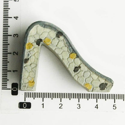 Decorative Garden Stake Small Decorative Items, Curved Metal Path Marker, White with Yellow and Black Honeycomb Pattern, 5 Inch
