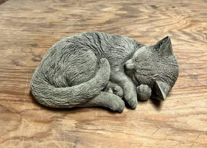 Laying Kitty Resting Cat Statue Pet Memorial Sleeping Cat Stone Cat Garden Ornament Backyard Decor
