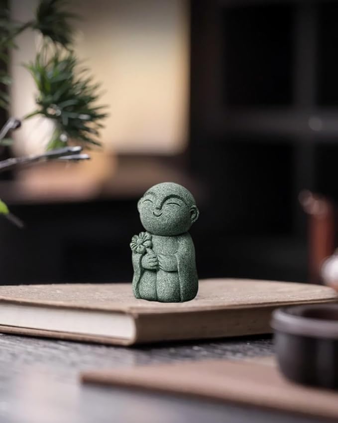 Mini Monk Buddha Statue Sandstone Statues Zen Monk Praying Statue Sculptures for Wealth Good Luck Feng Shui Decor Home Fish Tank Aquarium Garden (Style 5)