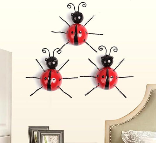 MACLARONX Metal Ladybugs Garden Fence Yard Art Decor 3D Bulk Cute Ladybirds Wall Sculpture Rustic Outdoor Patio Figurines Backyard Ornaments for Home Decorations (Set of 5)
