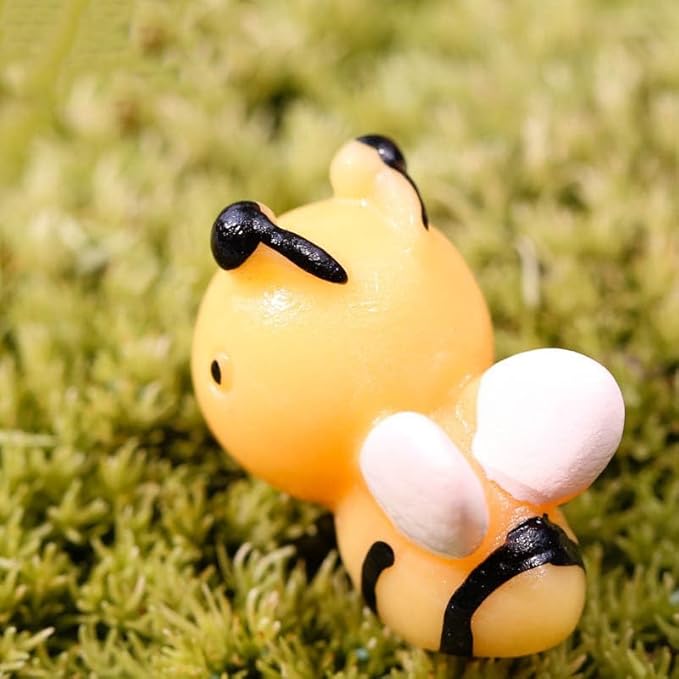 50PCS Micro Landscape Bee Mini Resin Bee Figurines Miniature Bees for DIY Fairy Garden Miniature Moss Landscape