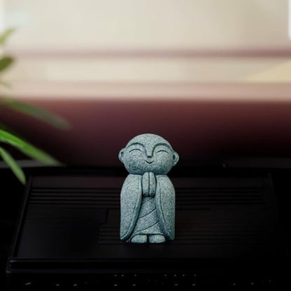 Mini Monk Buddha Statue Sandstone Statues Zen Monk Praying Statue Sculptures for Wealth Good Luck Feng Shui Decor Home Fish Tank Aquarium Garden (Style 13)
