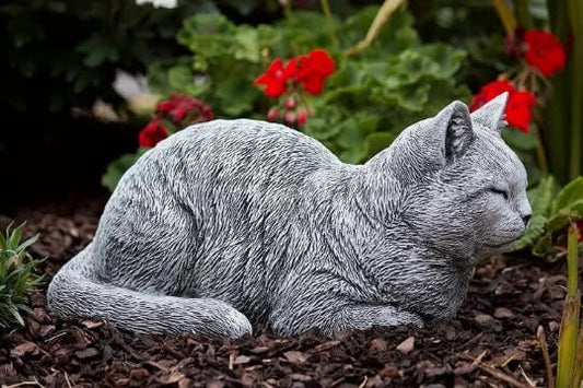 Cat Memorial Statue Sitting cat Figure Concrete Cat Garden Figurine Realistic cat Garden Decor Pet Memorial Stone