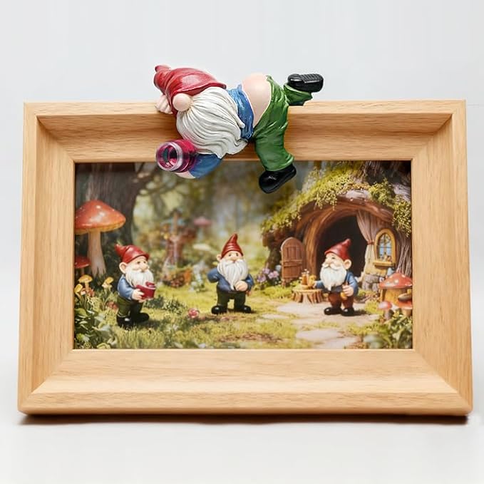 Cute Climbing Gnome Figurines Flower Pot Hugger, Resin Hanging Gnomes Statue Outdoor Decor Fence Ornaments for Patio Lawn Garden Yard