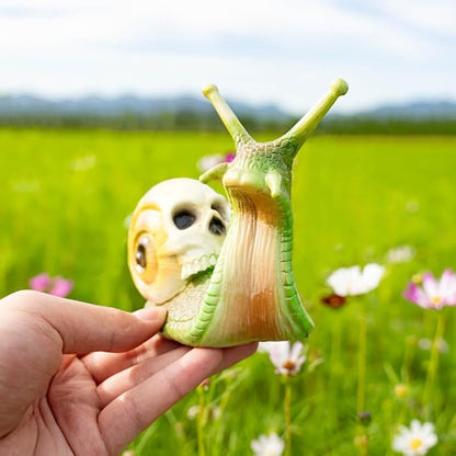 Garden Decor Statues Halloween Skull Snail Sculpture Gothic Home Decor Creative Resin Crafts Snail Ornaments,for Outdoor Landscape Decorations Home Creative Gifts,Green