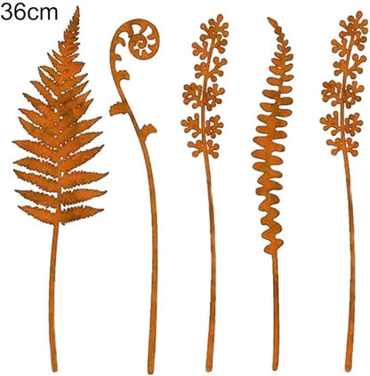 Set of 5 Vintage Metal Garden Stakes for Elegant Lawn, Pathway and Flower Bed Decoration, 36cm Iron Outdoor Art Sculptures