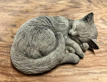 Laying Kitty Resting Cat Statue Pet Memorial Sleeping Cat Stone Cat Garden Ornament Backyard Decor