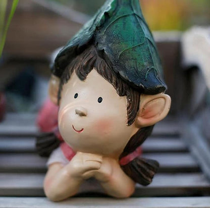 Sculpture Tabletop Statue Resin Crafts Decoration Outdoor Garden Character Sculpture Floor Children Decoration Accessories Figurines Gift 28x22cm