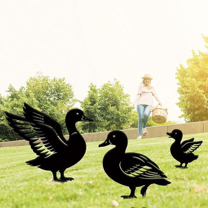 SUPERDANT 3PCS Ducks Metal Garden Yard Art Decor Black Silhouette Outdoor Iron Art Decoration Garden Stakes Statues Ornament Crafts for Backyard Parks Lawns Outdoor Spaces