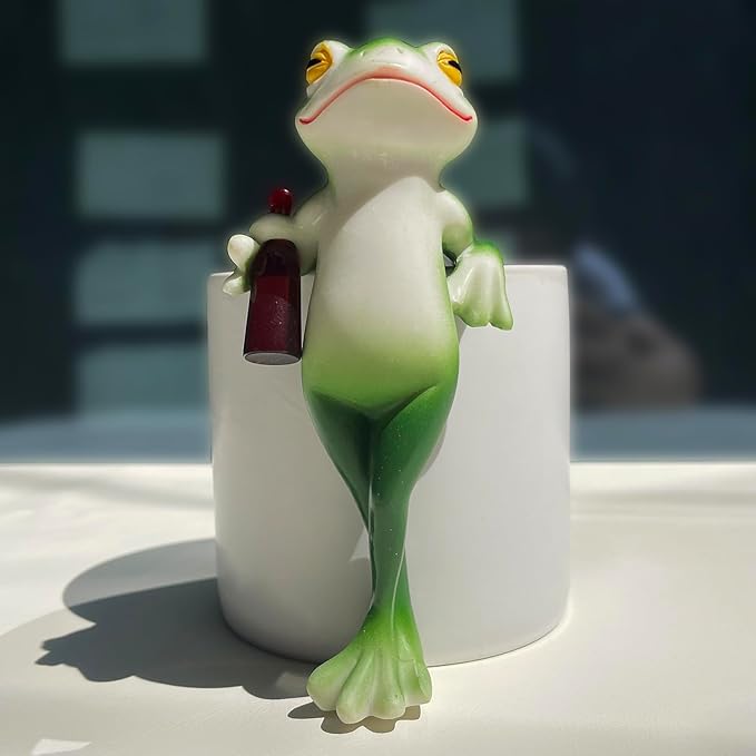 Funny Drinking Frog Statue Flower Pot Hugger Resin Hanging Frog Figurine Planter Pot Decorations for Home Garden Fence Balcony Patio Lawn Yard Ornaments (Holding Wine Bottle)