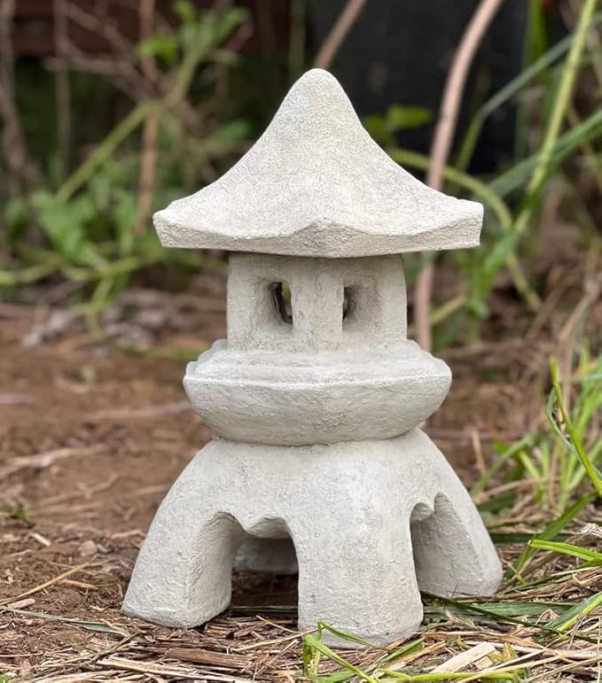 Japanese Pagoda Statue Backyard Decor Stone Lantern Figurine Garden Statue Light Outdoor Sculpture Zen Garden Atmosphere