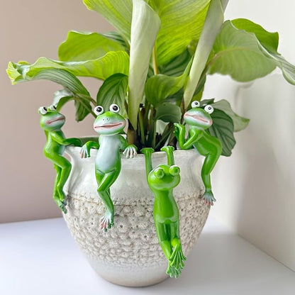 Cute Climbing Frog Figurines Flower Pot Hugger Resin Hanging Frog Sculpture Outdoor Statue Plant Pot Decorations for Home Garden Fence Balcony Patio Lawn Yard Ornaments (Right)