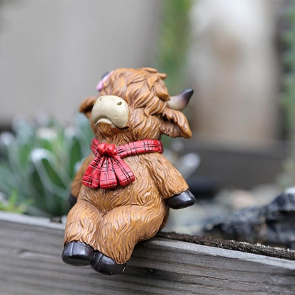 Set of 2 Cute Climbing Cow Flower Pot Hugger Figurines Resin Hanging Cow Statues Planter Pot Decorations for Home Garden Fence Balcony Patio Lawn Yard Ornaments
