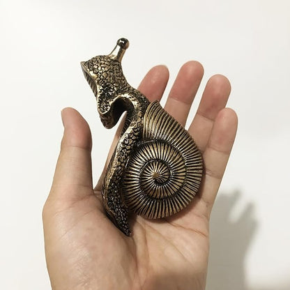 Vintage Bronze Climbing Snail Statue Flower Pot and Vase Hugger Miniature Fairy Garden Terrarium Decor Resin Art Patio Lawn Yard Ornaments Outdoor Fence Decorations