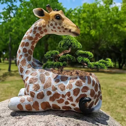 Giraffe Planter Statue for Home Decor - Cute Animal Flower Pot Holder for Indoor Outdoor Garden Balcony - Resin Succulent Planter Gift for Housewarming Birthday Party