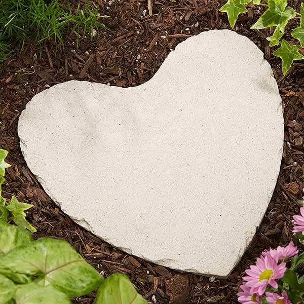 Personalization Universe Floral Love for Mom Personalized Garden Stone - Perfect for Mothers Day, Grandma's Garden, Outdoor Decor and Stepping Stone Walkway - Customizable Memorial Stone